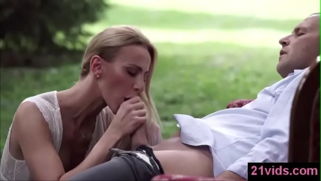 Stunning blonde outdoor anal riding